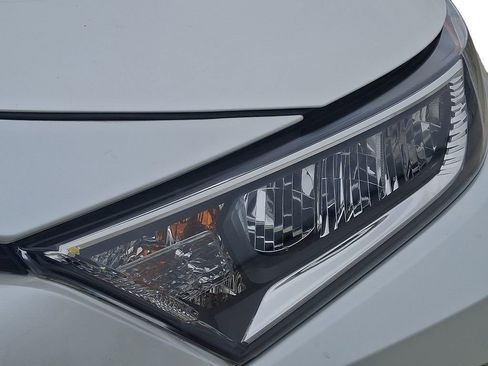 Used 2019 Toyota RAV4 Limited w/ Advanced Technology Package image 10