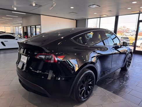 Used 2023 Tesla Model Y Long Range image 5