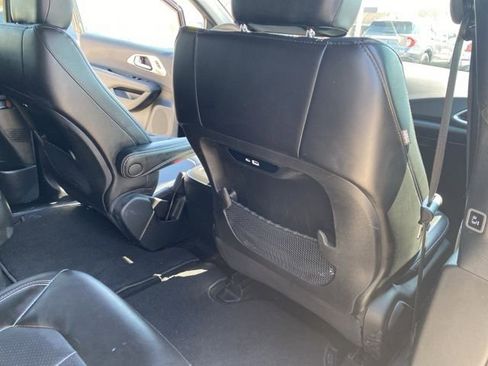Used 2025 Chrysler Pacifica Select image 32