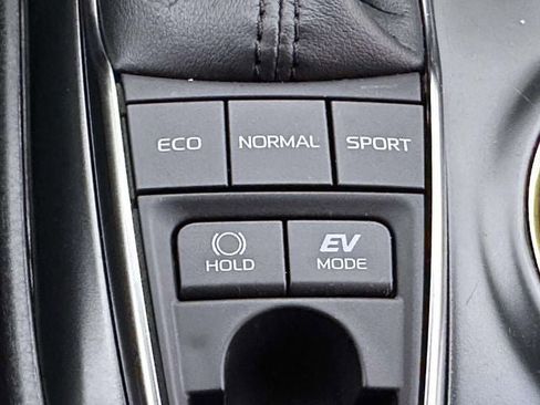 Used 2018 Toyota Camry XLE image 36