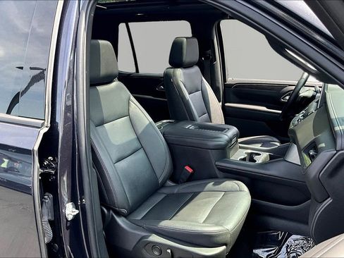 Used 2022 Chevrolet Tahoe Z71 w/ Luxury Package AWD/4WD image 29