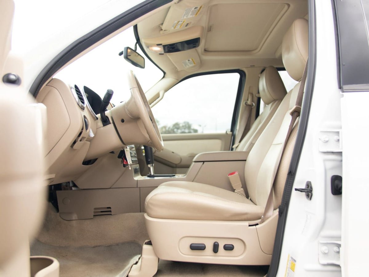 Used 2010 Ford Explorer Eddie Bauer RWD image 17
