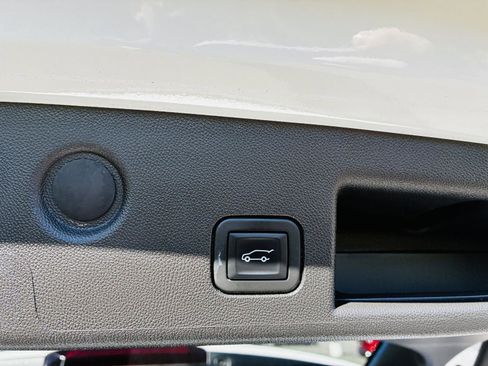 Used 2022 Chevrolet Equinox RS w/ RS Leather Package image 40