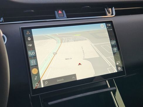 Certified 2025 Land Rover Range Rover Evoque Dynamic SE image 18