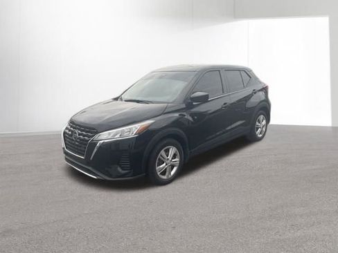 Used 2021 Nissan Kicks S FWD image 1