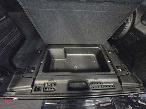 Used 2022 Jeep Wrangler Unlimited Sahara image 9