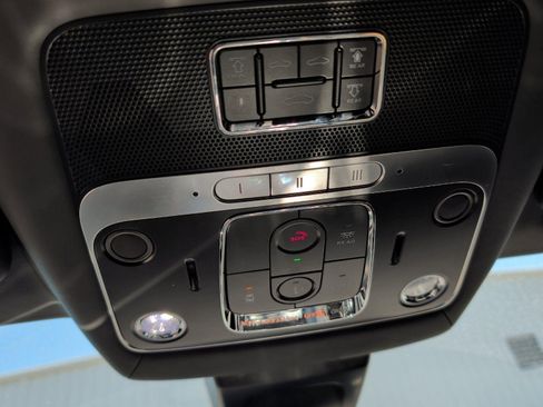 Used 2021 Bentley Flying Spur V8 AWD/4WD image 36