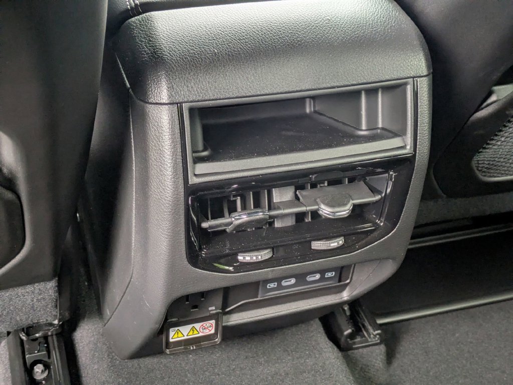 New 2026 Jeep Grand Cherokee Altitude AWD/4WD image 25