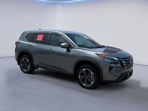 Certified 2026 Nissan Rogue SV FWD image 1