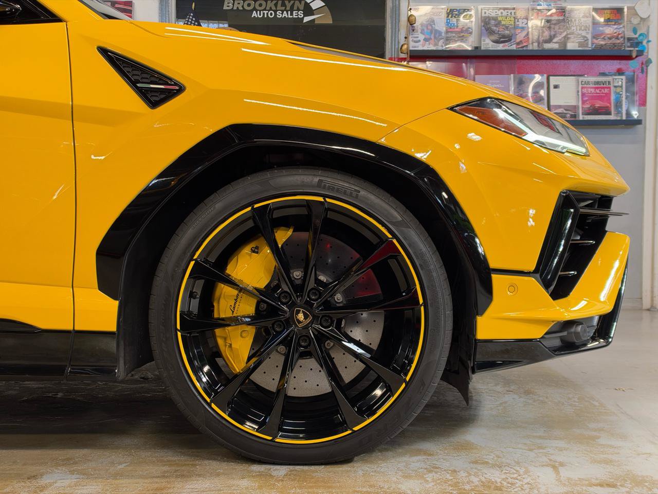 Used 2024 Lamborghini Urus S AWD/4WD image 13