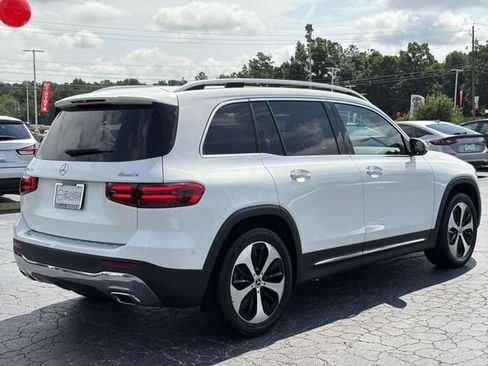 Used 2025 Mercedes-Benz GLB 250 4MATIC image 7