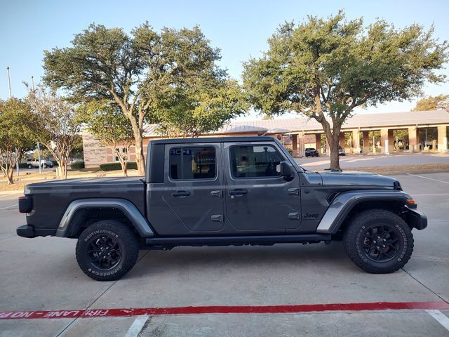 Used 2024 Jeep Gladiator Sport AWD/4WD image 2