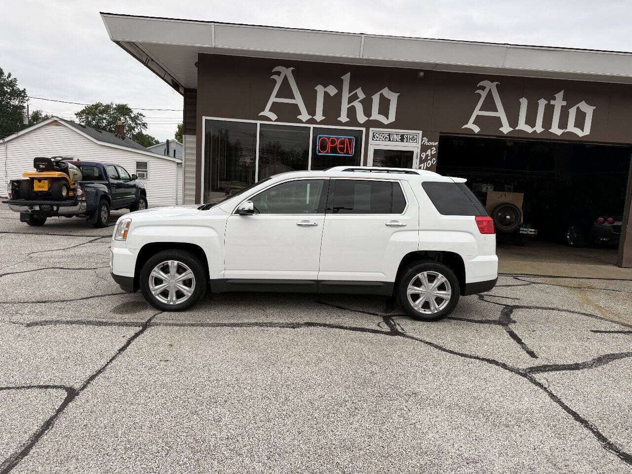 Used 2016 GMC Terrain SLT FWD image 6