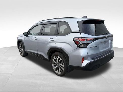 Used 2025 Subaru Forester Touring w/ Popular Package - Touring image 4