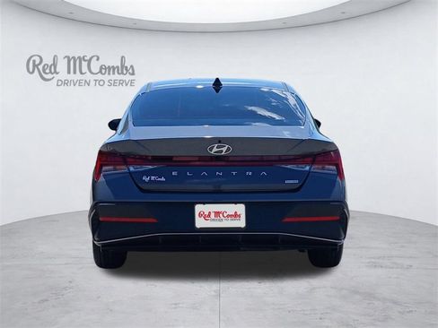 Used 2025 Hyundai Elantra Hybrid FWD image 7