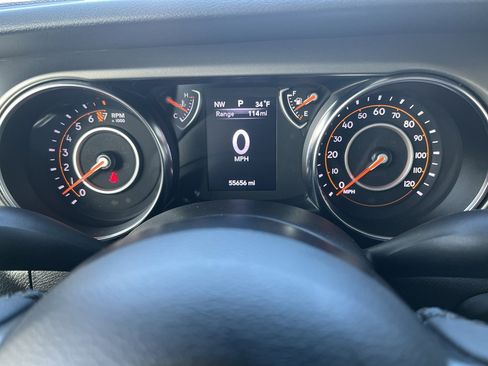 Used 2023 Jeep Gladiator Sport image 11