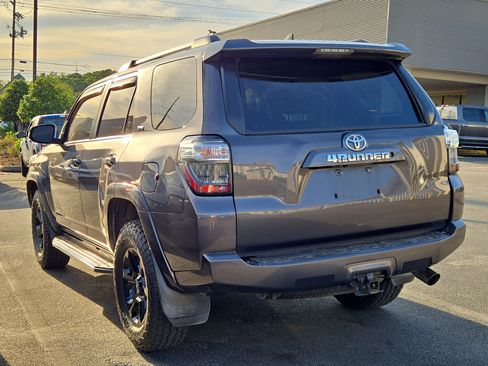 Used 2019 Toyota 4Runner SR5 Premium image 6