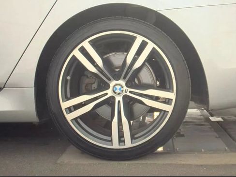 Used 2018 BMW 750i w/ Executive Package RWD image 7