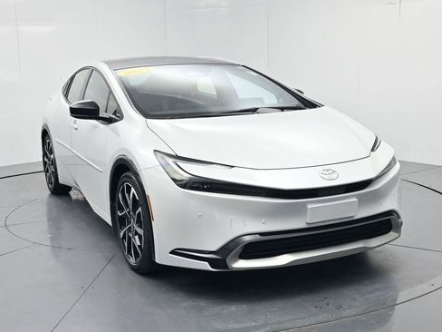 Used 2024 Toyota Prius Prime Premium image 2