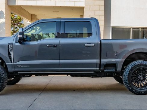 Used 2024 Ford F250 Platinum w/ FX4 Off-Road Package AWD/4WD image 6