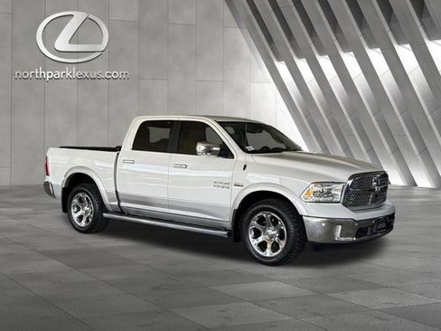 Used 2017 RAM 1500 Laramie w/ Convenience Group AWD/4WD image 4