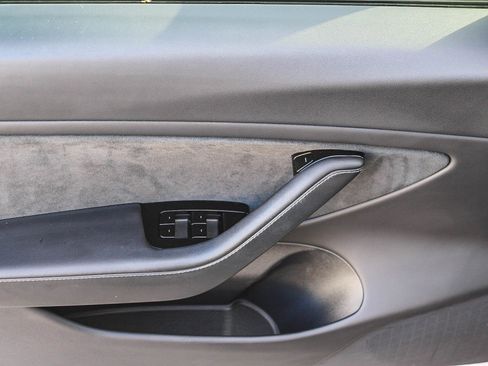 Used 2020 Tesla Model 3 Long Range image 21