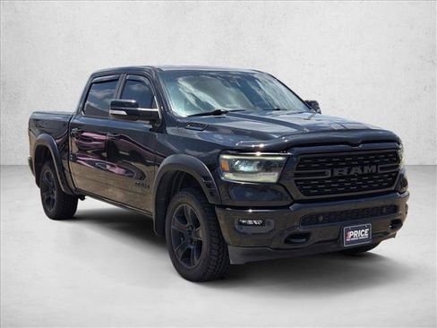 Used 2022 RAM 1500 Big Horn AWD/4WD image 3