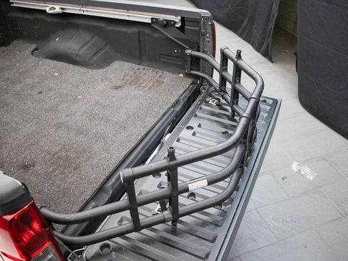 Used 2020 Nissan Frontier SV image 14