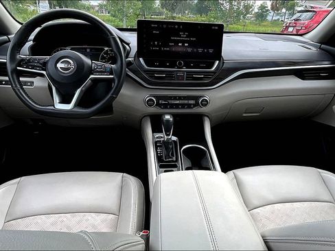 Used 2024 Nissan Altima 2.5 SL AWD/4WD image 5