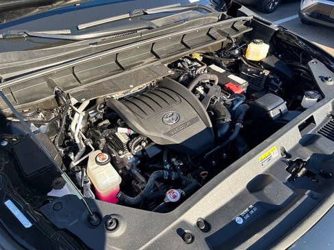 Used 2023 Toyota Highlander XSE image 45