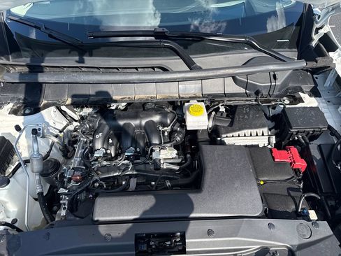 Used 2025 Nissan Pathfinder Platinum FWD image 27