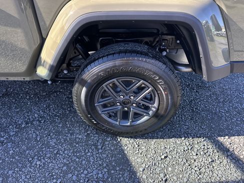 New 2026 Jeep Gladiator Sport image 25