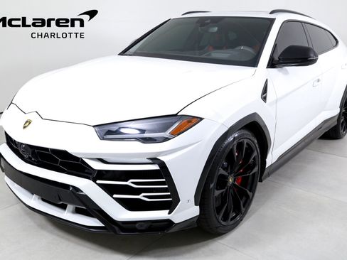 Used 2019 Lamborghini Urus image 1