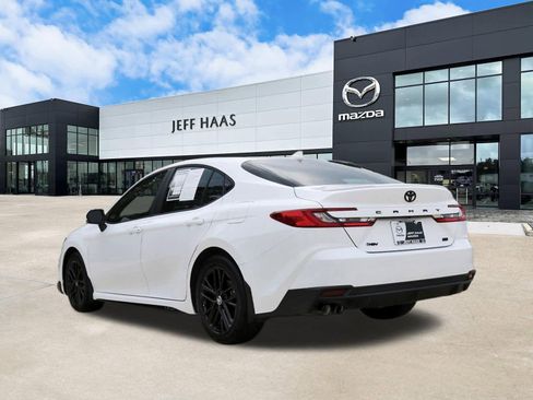 Used 2026 Toyota Camry SE FWD image 2