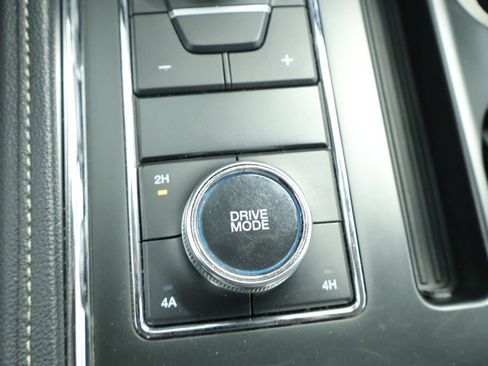 Used 2024 Ford Expedition XLT AWD/4WD image 38