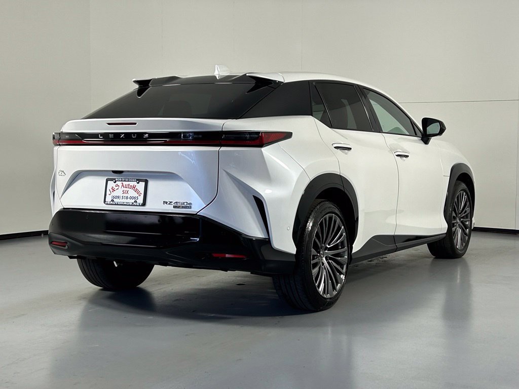 Used 2024 Lexus RZ 450e Premium w/ Accessory Package (2T) AWD/4WD image 7