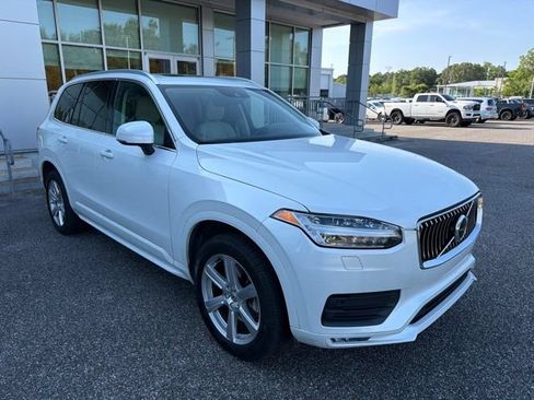 Used 2021 Volvo XC90 T5 Momentum FWD image 3