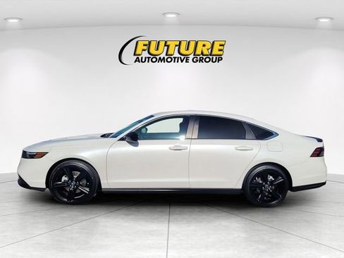 Used 2025 Honda Accord Sport image 6