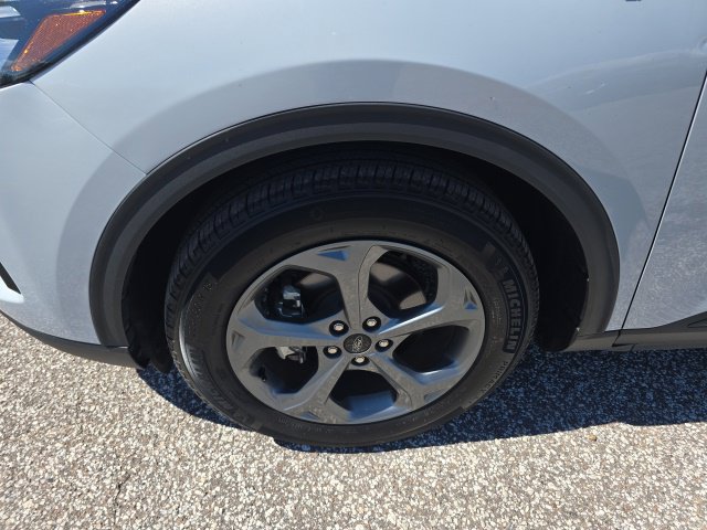 Used 2025 Ford Escape ST-Line FWD image 7