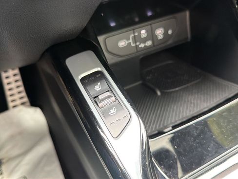 Used 2024 Kia Sorento SX Prestige w/ Sage Leather Package image 34