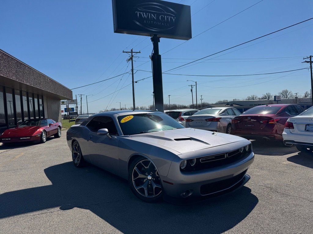 Used 2016 Dodge Challenger R/T w/ Cold Weather Group RWD image 1
