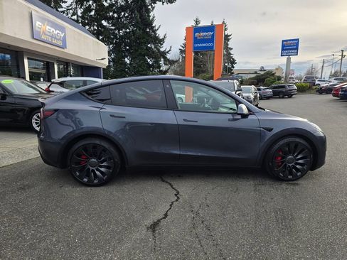 Used 2022 Tesla Model Y Performance image 2