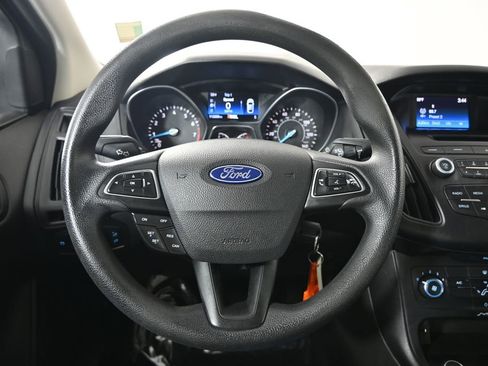 Used 2017 Ford Focus SE FWD image 31