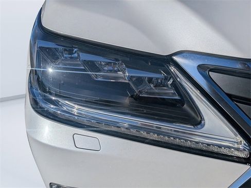 Used 2018 Lexus LX 570 4WD image 8