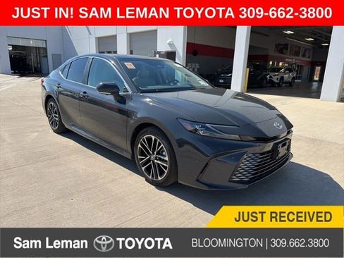Used 2025 Toyota Camry XLE w/ Premium Plus Package FWD image 1