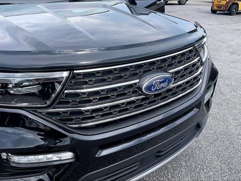 Used 2023 Ford Explorer XLT w/ Equipment Group 202A RWD image 29