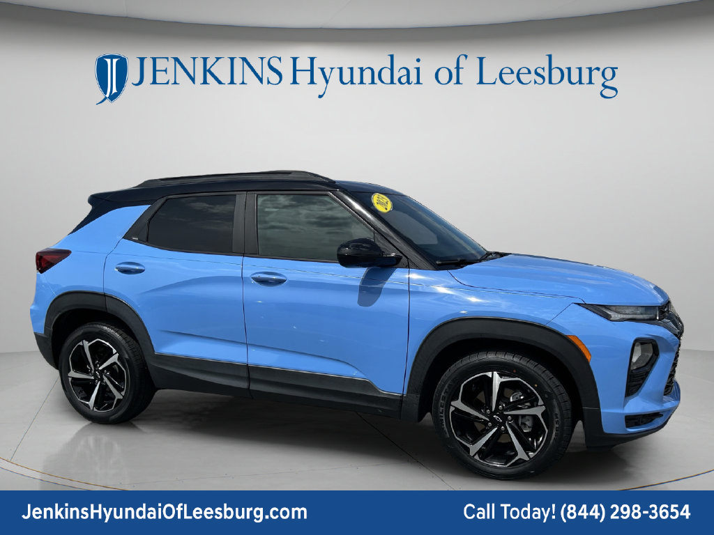 Used 2023 Chevrolet TrailBlazer RS w/ Convenience Package FWD image 2