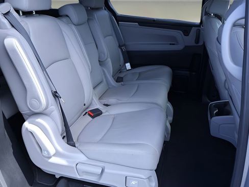 Used 2018 Honda Odyssey Touring image 21