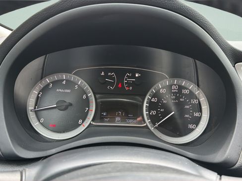 Used 2015 Nissan Sentra SV FWD image 20