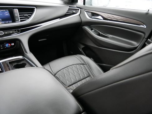 Used 2024 Buick Enclave Avenir w/ Avenir Technology Package image 15